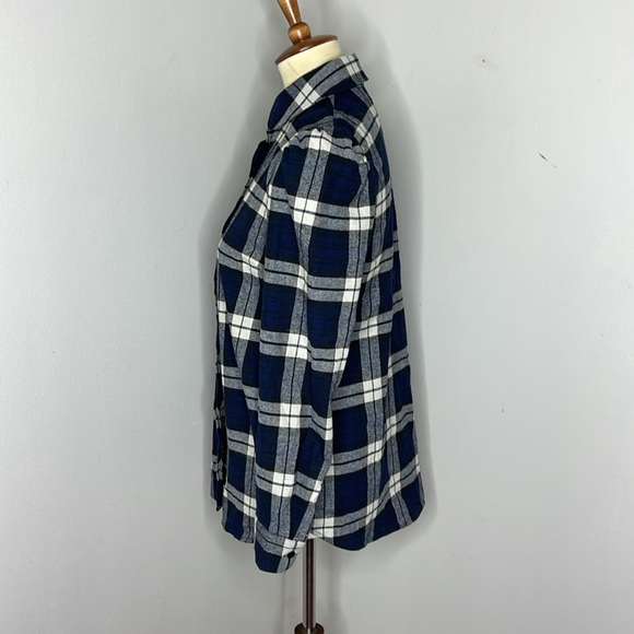 Tuckernuck Blue Plaid Flannel Button-front Shirt‎ - Picture 2 of 10